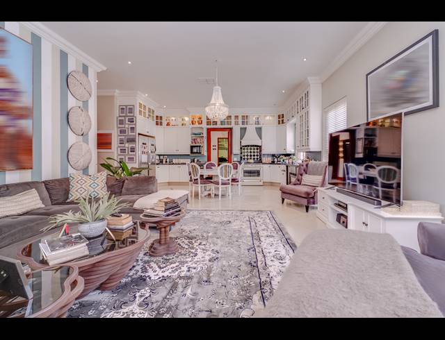 4 BEDROOM HOUSE FOR SALE IN BRYANSTON